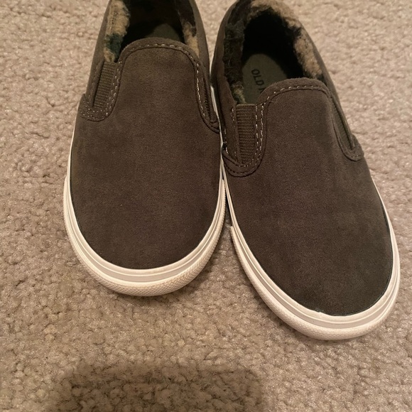 Old Navy Other - Old Navy Kids Dark Brown Slip-On Sneakers